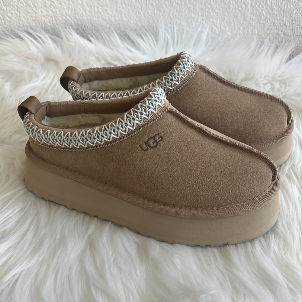Ugg Tazz Platform Slides Sandals size 6